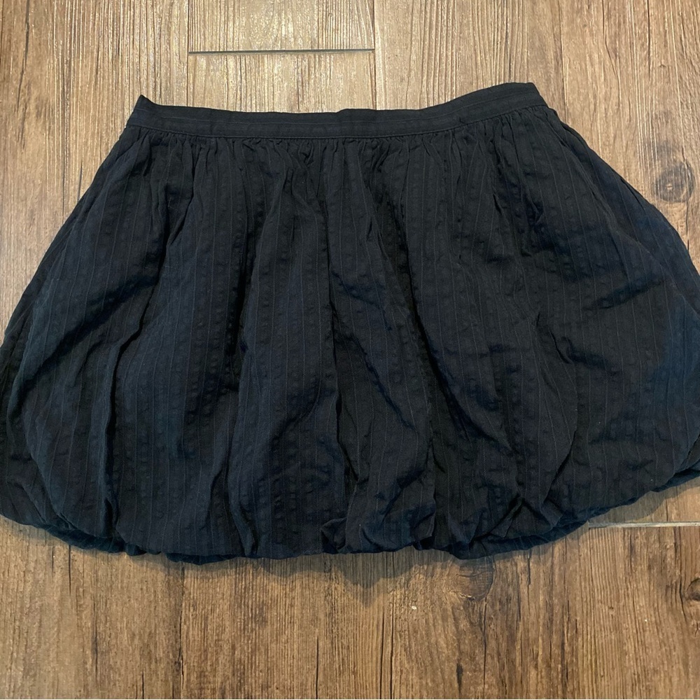 NWT AERIE Black Textured Bubble Skirt - Picture 4 of 6